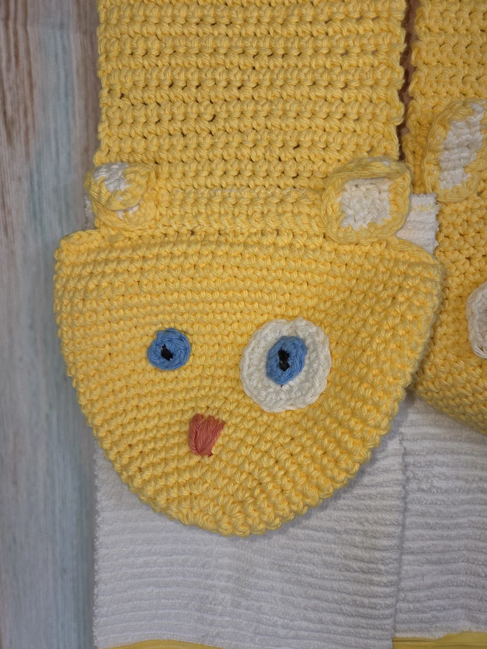 Handmade Knit Kitchen Boa/scarf With Yellow Cat Hand Towels. White Elephant Gift